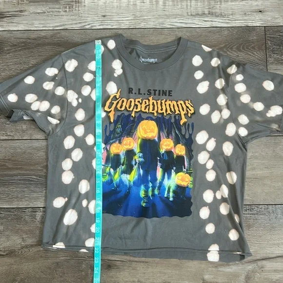 NWOT Goosebumps Attack of the Jack O Lanterns Cropped T Shirt Large - Picture 5 of 8